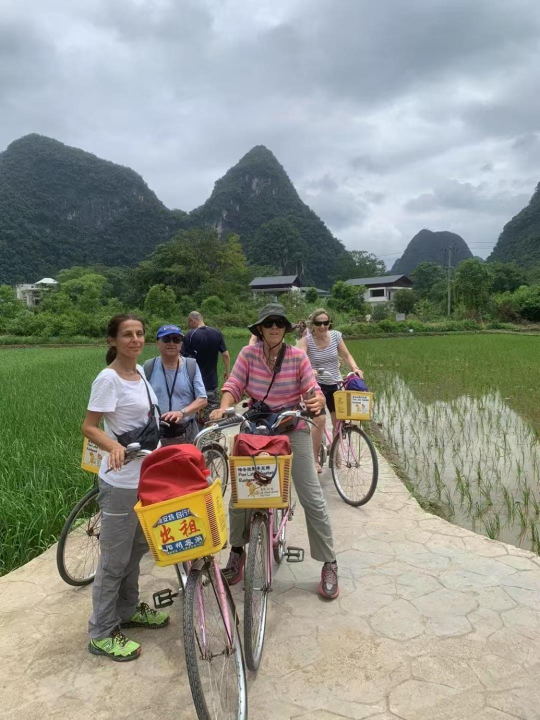 Yangshuo Fortune Lake Inn- One Way Free Pick Up From Airport Or Ts Over 3 Nights Exterior photo